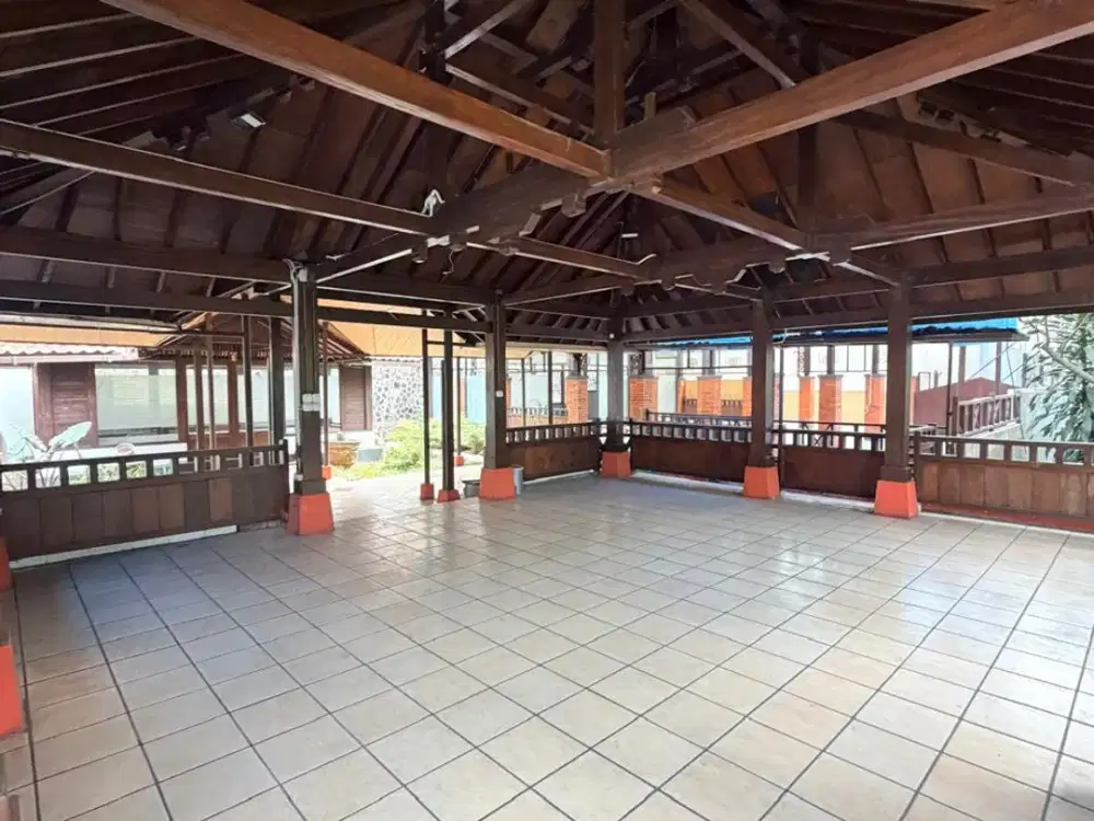 Ruang Usaha dengan Lokasi Strategis di Setiabudi Cocok untuk Resto