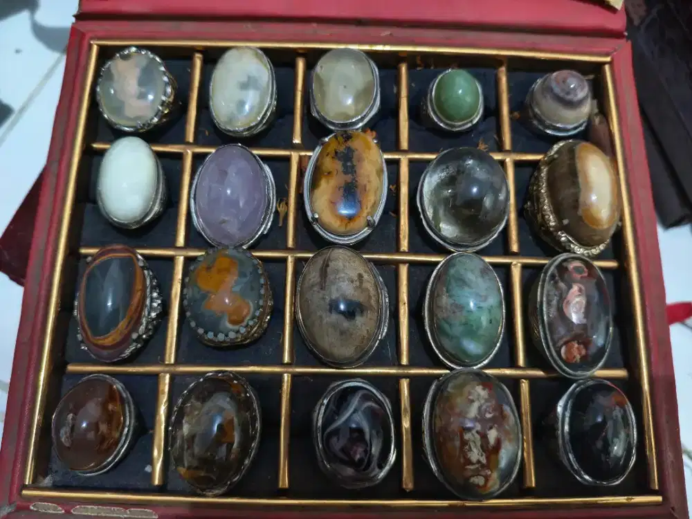 Koleksi batu akik dan cincin peninggalan alm ortu