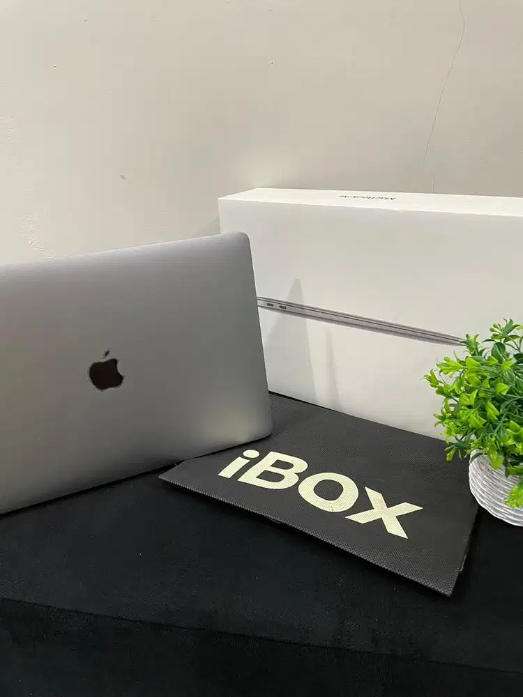 MacBook Air M1 2020 iBox 13inch 8/256 M1 Gray mulus Fullset Ori Cc 173