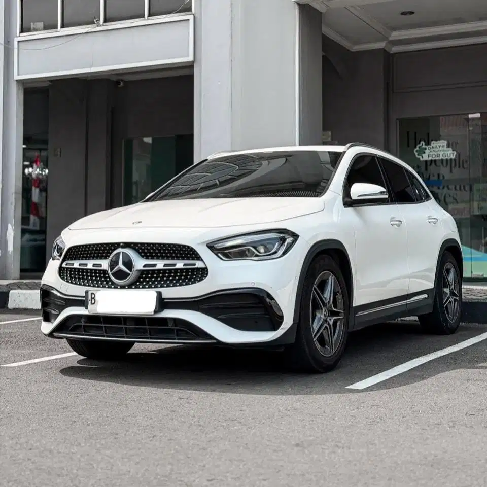 (CASH) Mercedes Benz GLA200 AMG 2023