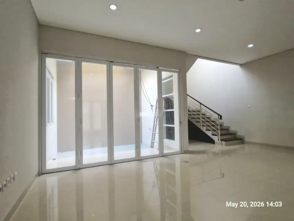 Rumah 2 Lantai Siap Huni di Taman Kopo Indah 1