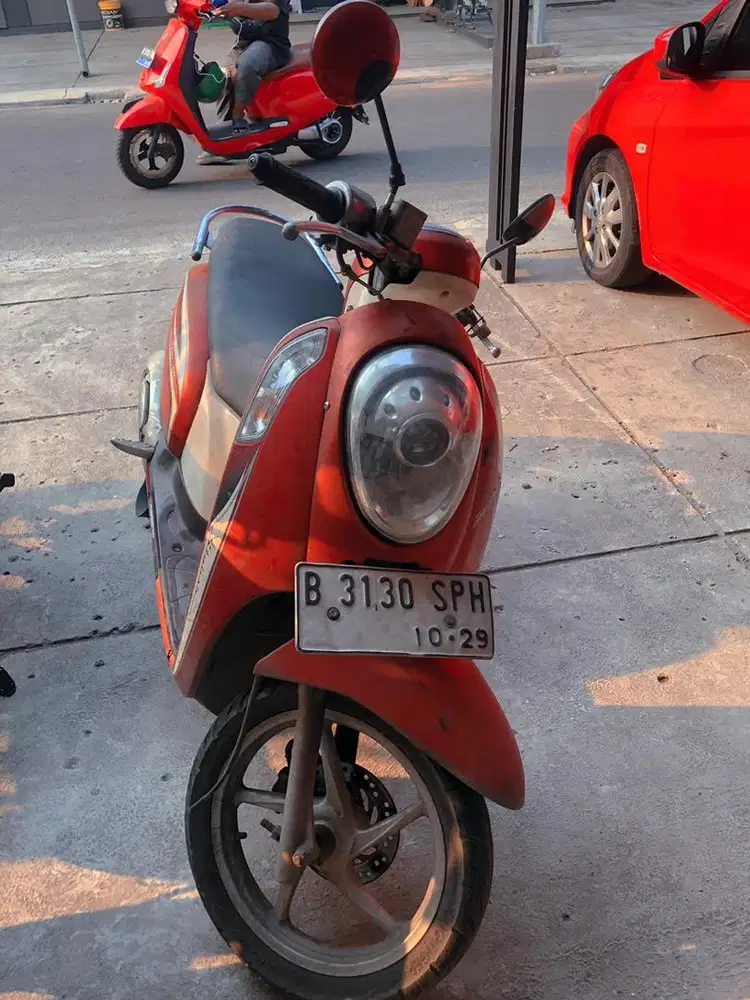 DIJUAL HONDA SCOOPY 2014 MERAH