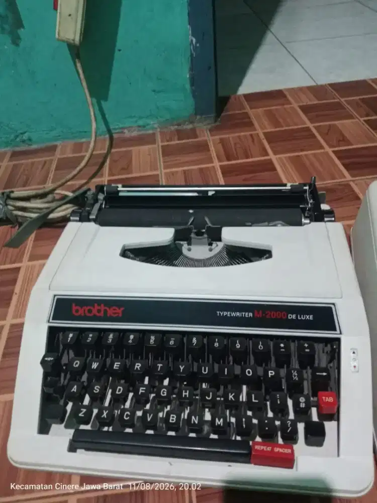 Mesin ketik Brother M 2000