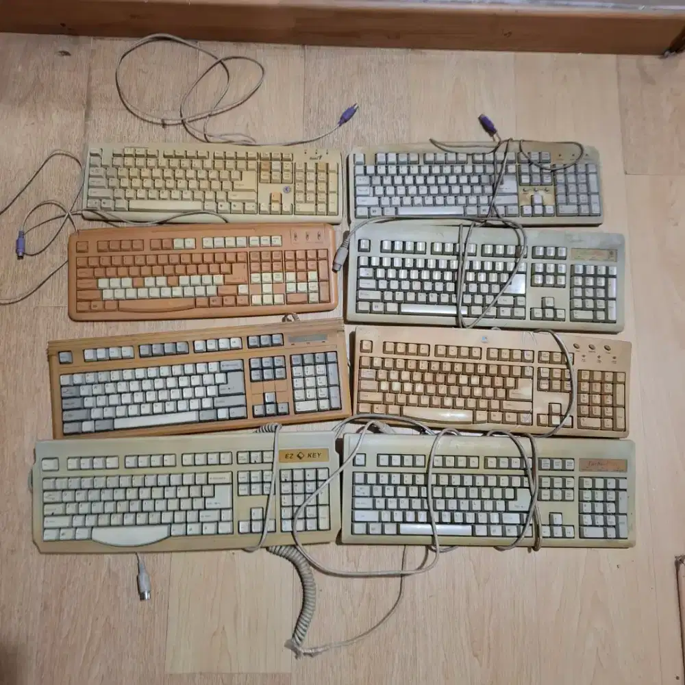 Keyboard dan DVD rom drive bekas