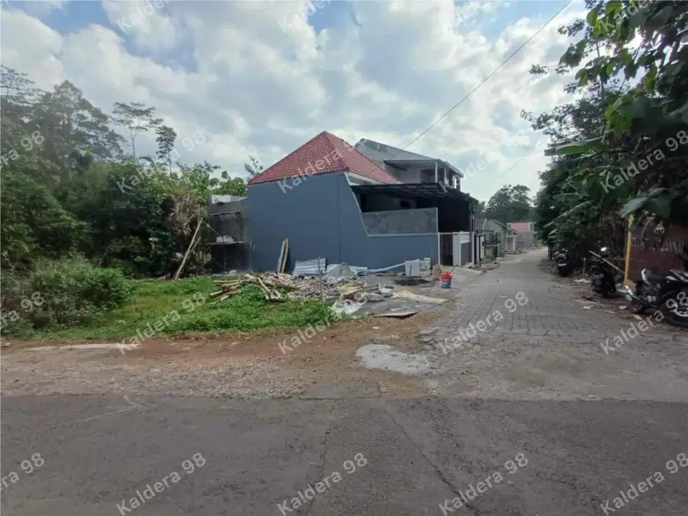 Kavling Hook Dekat Univ Agung Putra dan Unwahas Gunungpati Luas 168 m2 SHM ready Lebar Jalan 6 meter