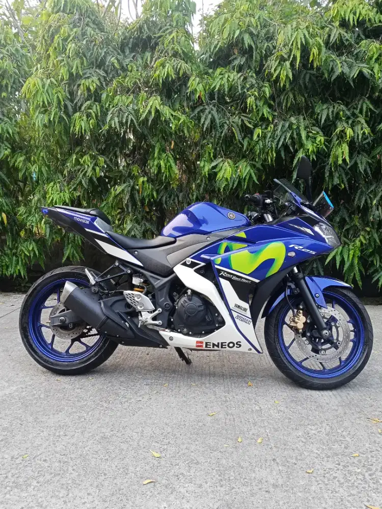 Yamaha R25 MOVISTAR 2016 seperti baru