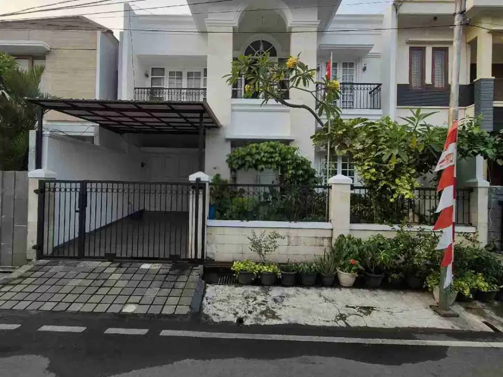 rumah 2 lantai siap huni di Cempaka Putih Jakpus
