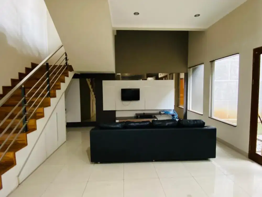 DISEWAKAN RUMAH PURI SYAILENDRA SUKAJADI
