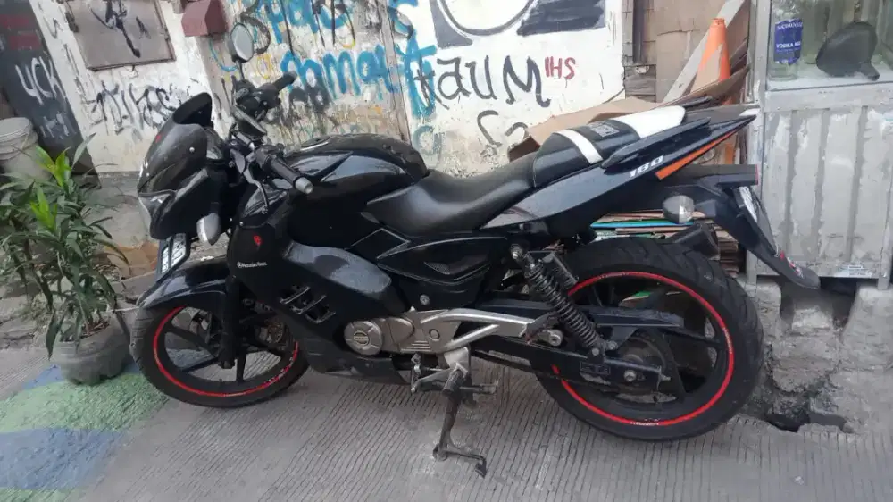 Motor Pulsar 180cc