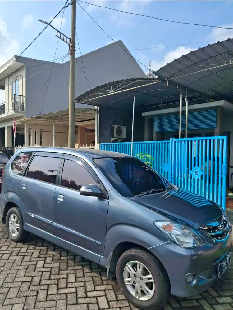 Daihatsu Xenia 2011 Bensin