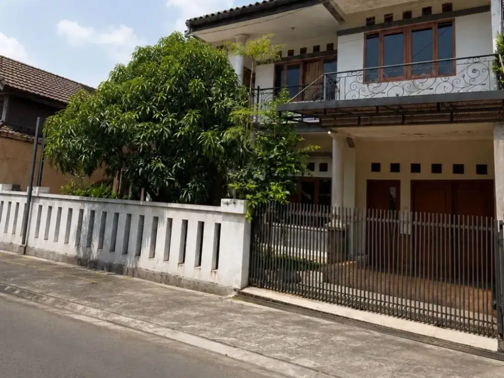 Rumah Tinggal Siap Huni Nyaman Terawat 2 Lantai di Cijaura Buah Batu