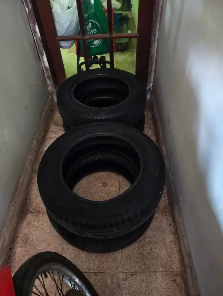 Dijual ban 185/65 R15