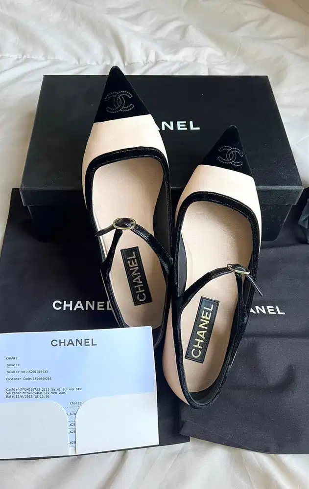 Chanel CC cap toe mary jane flats leather and velvet