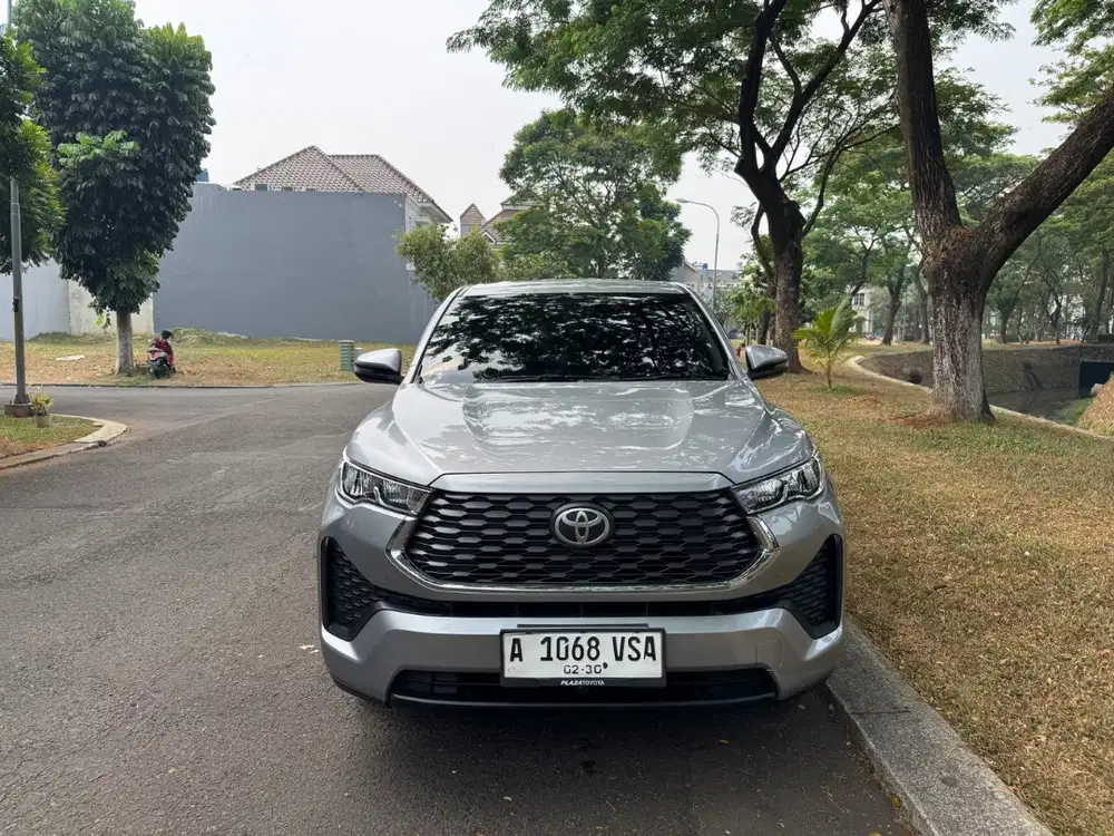 Toyota innova zenix V Bensin 2025 AT Matic Silver Metalik