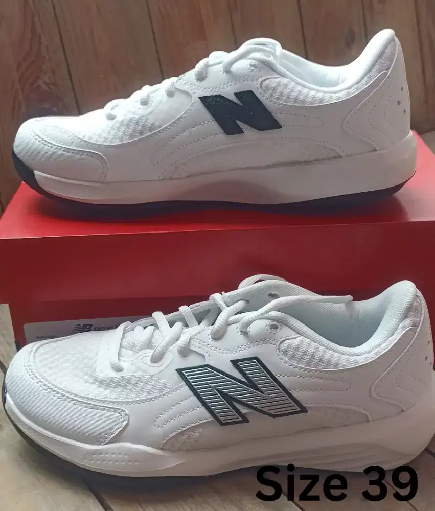 Sepatu Tennis Original New Balance Size 39 & 42,5