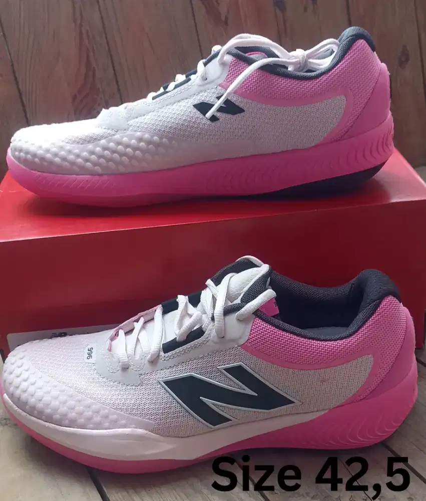 Sepatu Tennis Original New Balance Size 42,5