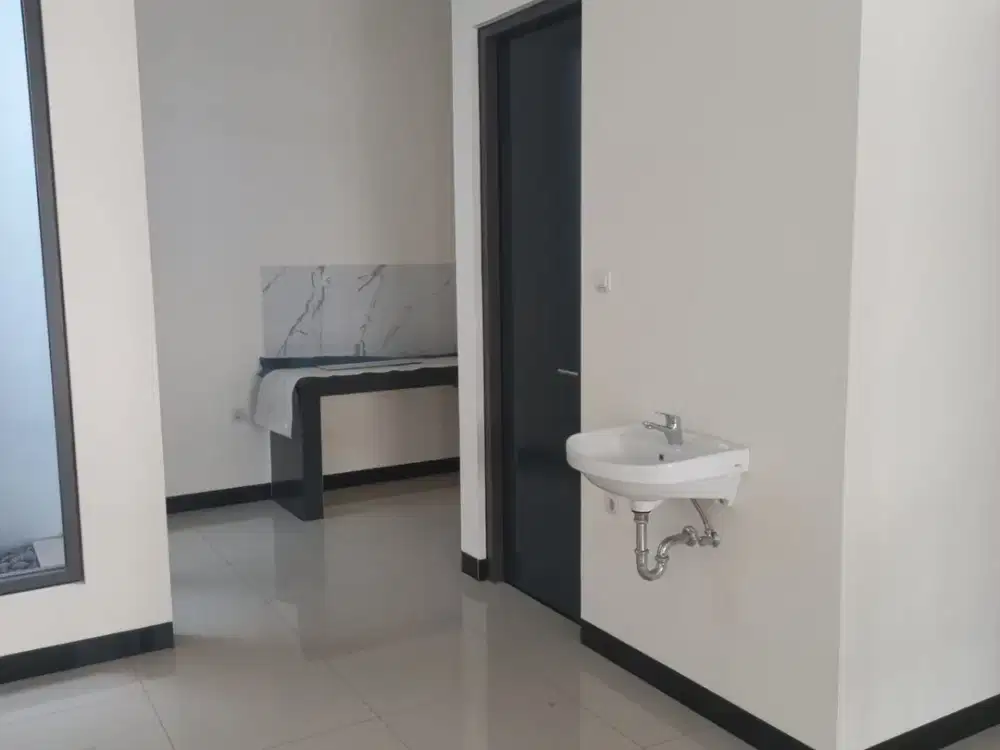 DISEWAKAN RUMAH BARU TKI 5 TAMAN KOPO GARDENVILLE