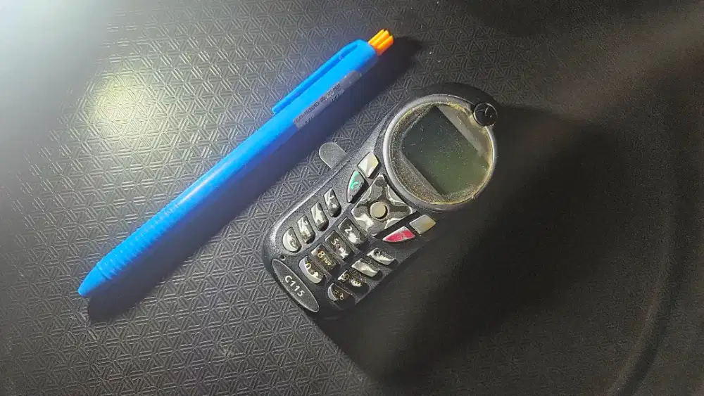 Motorola C115 kecil