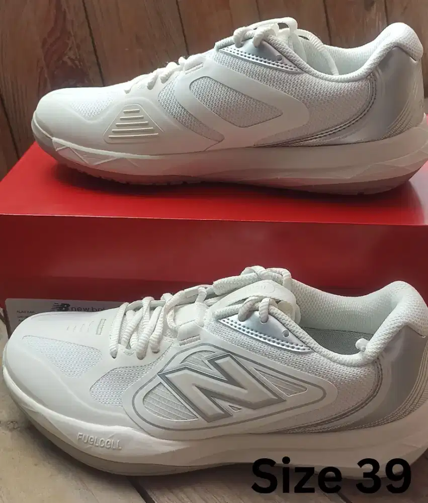 Sepatu Padel Original New Balance Size 39