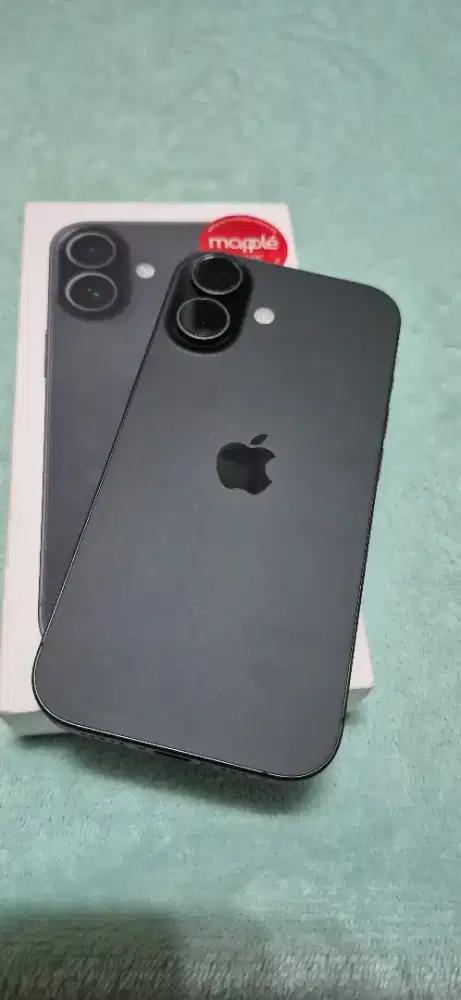 Iphone 17 Hitam