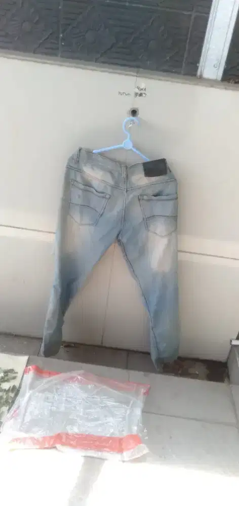 Di jual celana   jeans merek crocodeal  ukuran 31 murah meriah