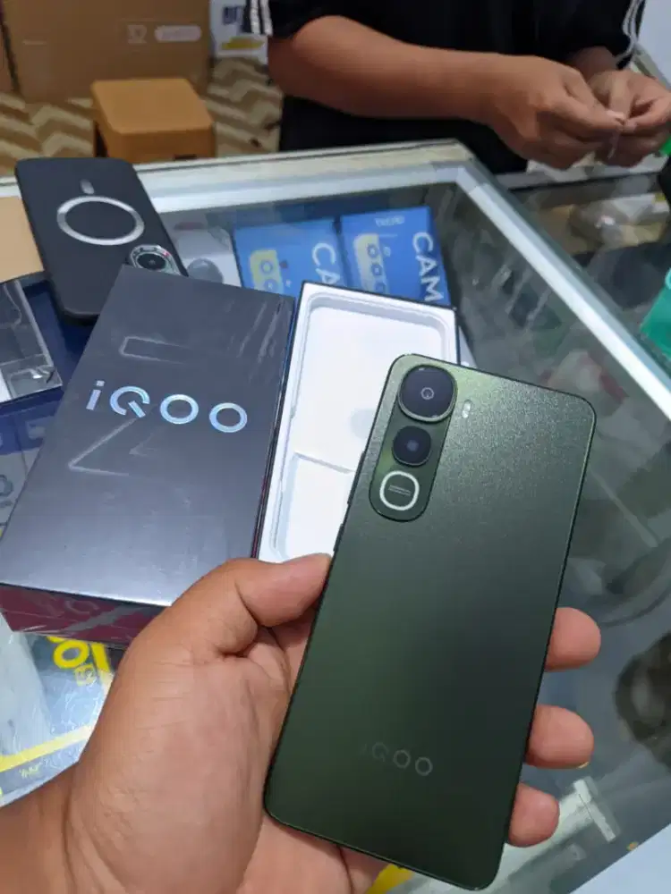 IQOO Z10 LITE 8/128 AMOLED