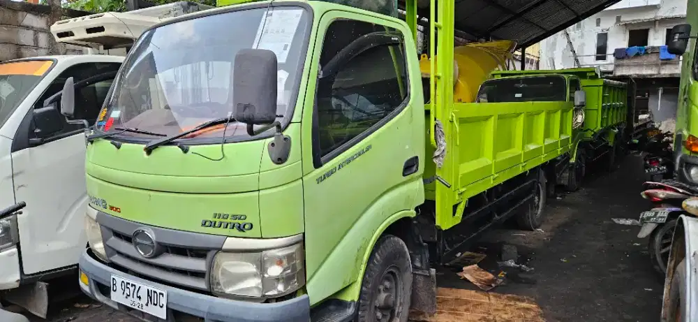 Hino dutro 110 SDL engkel bak besi 3way ban 4 tangki tahun 2019/2017