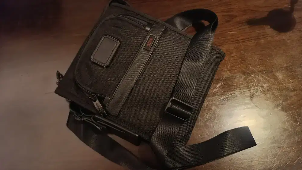 TUMI Alpha 2 Pocket Bag Small Original