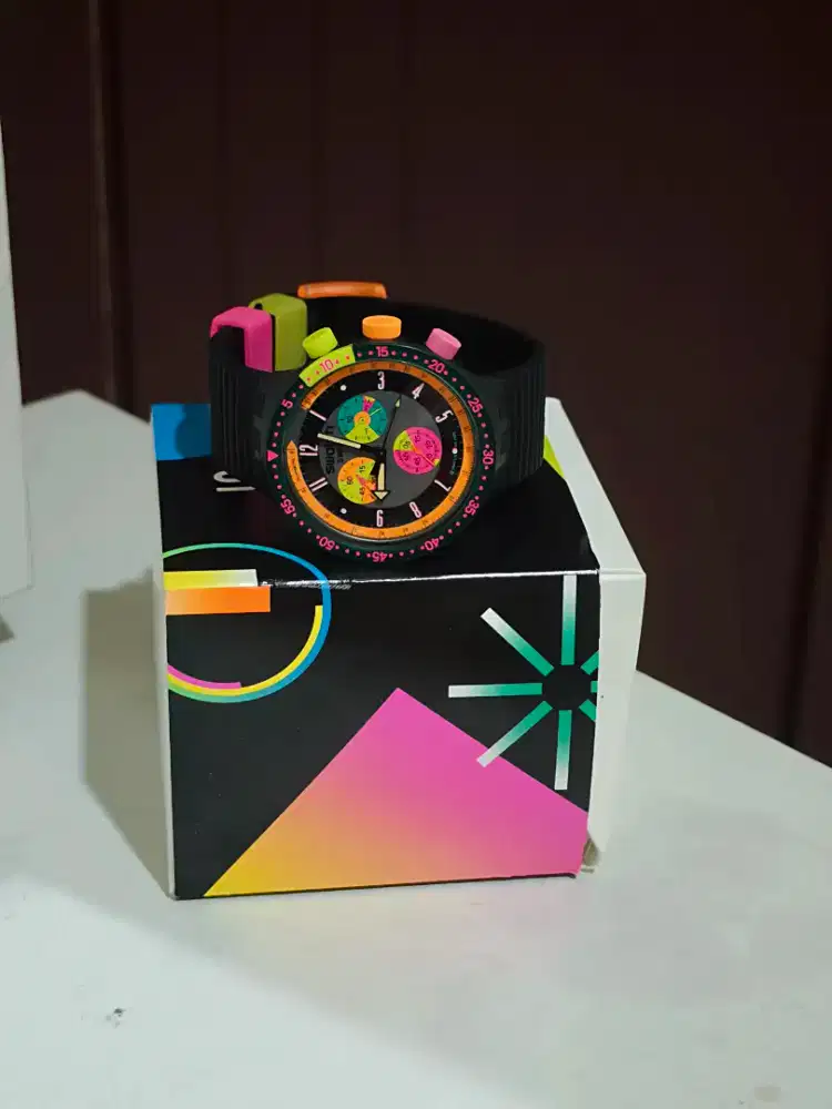 Jam tangan Swatch Neon