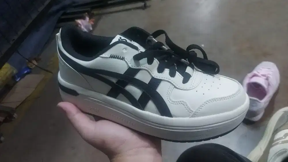 Asics Japan S ST Pale Oak Black Original only size 39