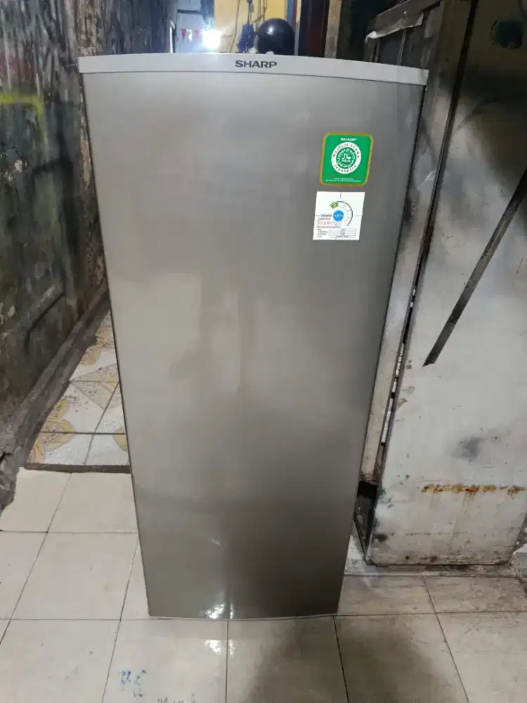 Frezzer RAk merek Sharp 6 RAK