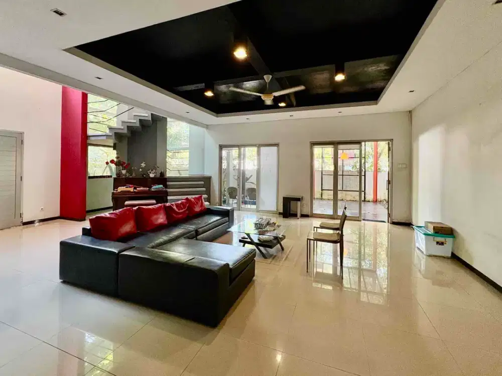 JUAL CEPAT – Rumah Hook Modern Kencana Loka BSD City | Featured Majalah iDEA 3 Kali | Rp4,6 M Nego