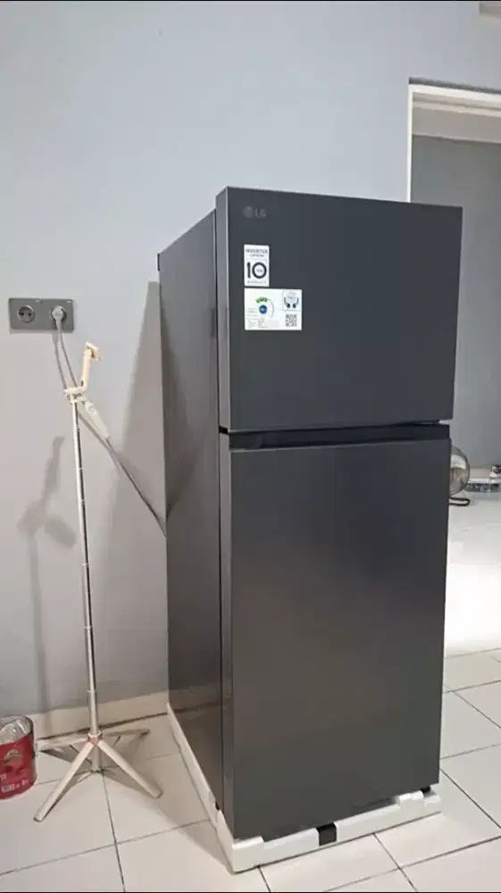 Kulkas LG 2 pintu ( Baru 2 bulan )