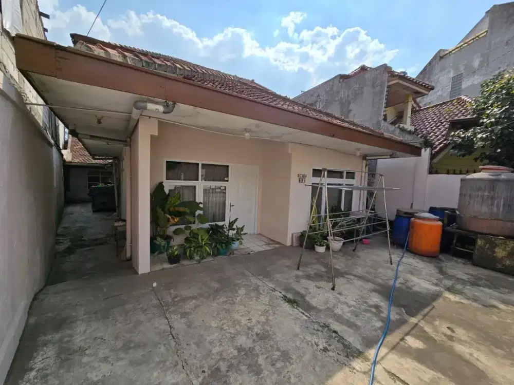 Rumah Hitung Tanah Saja Tengah Kota di Astanaanyar Bandung