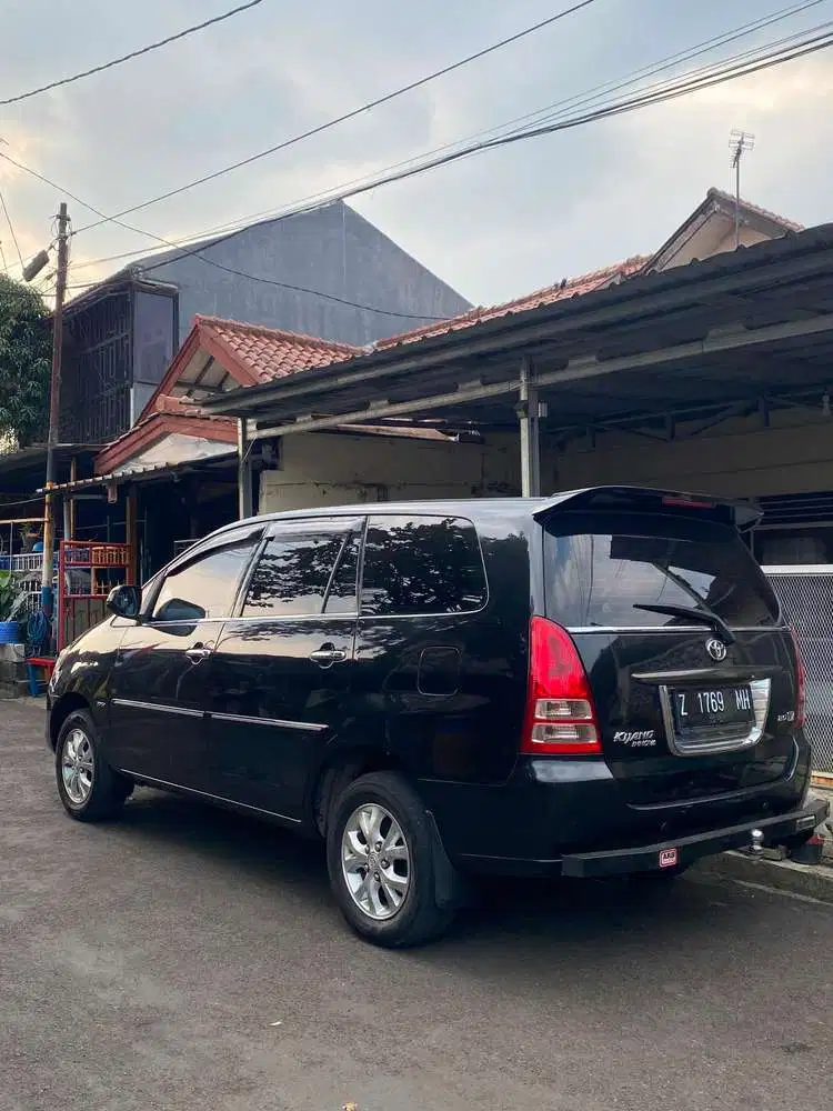 Toyota Kijang Innova 2005 Bensin