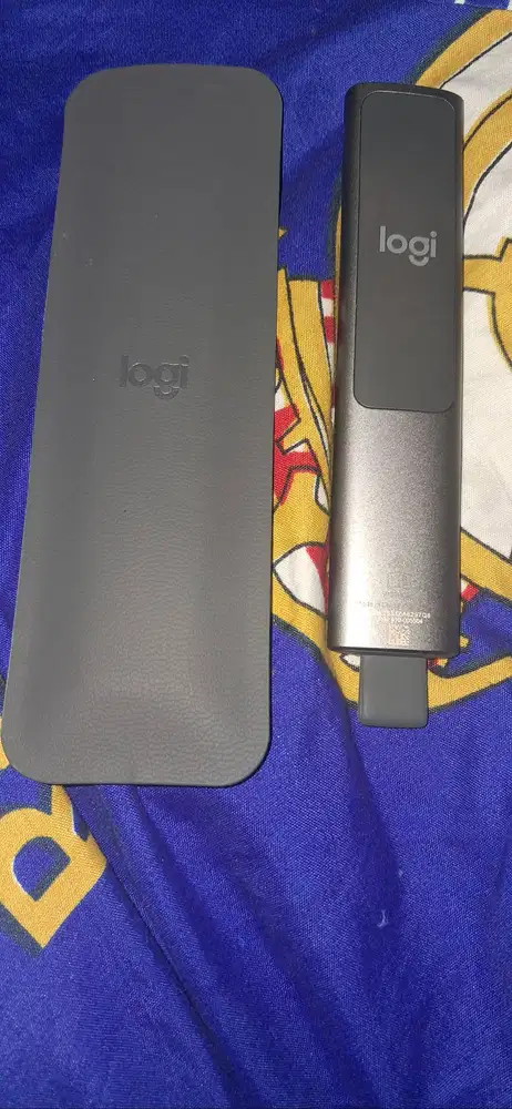 Logitech Spotlight Wireless Presenter Original + Receiver + Pouch