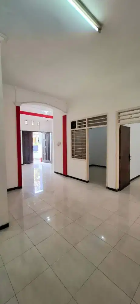 D I S E W A K A N rumah siap huni Manyar