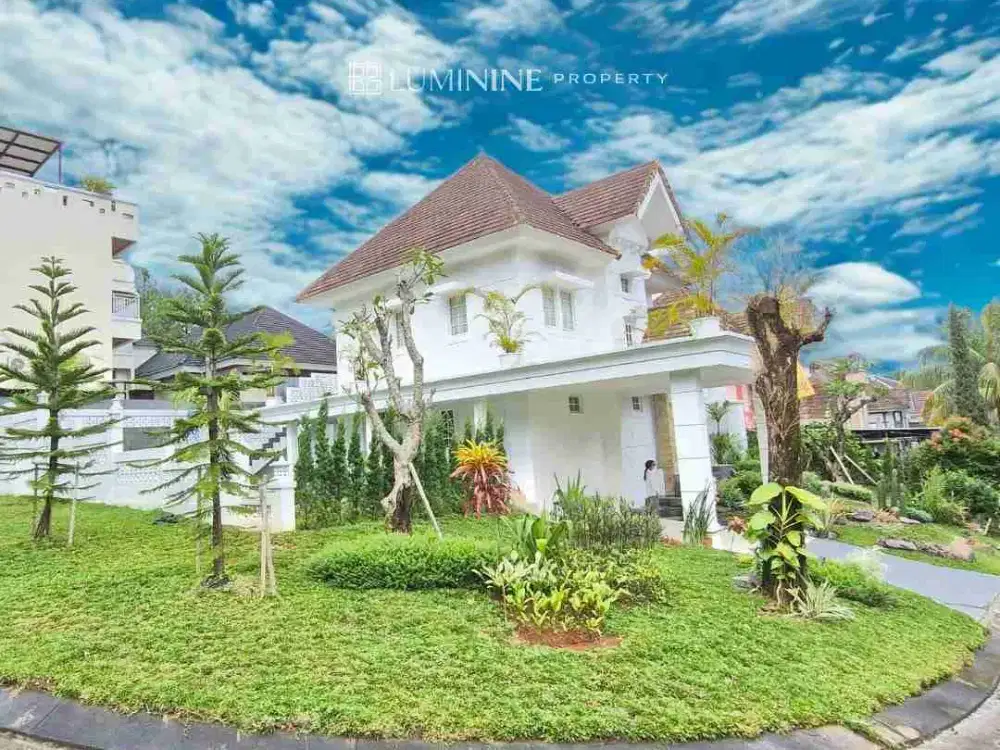 TURUN HARGA RUMAH CANTIK RASA VILLA POSISI HOOK DI SENTUL CITY, BOGOR