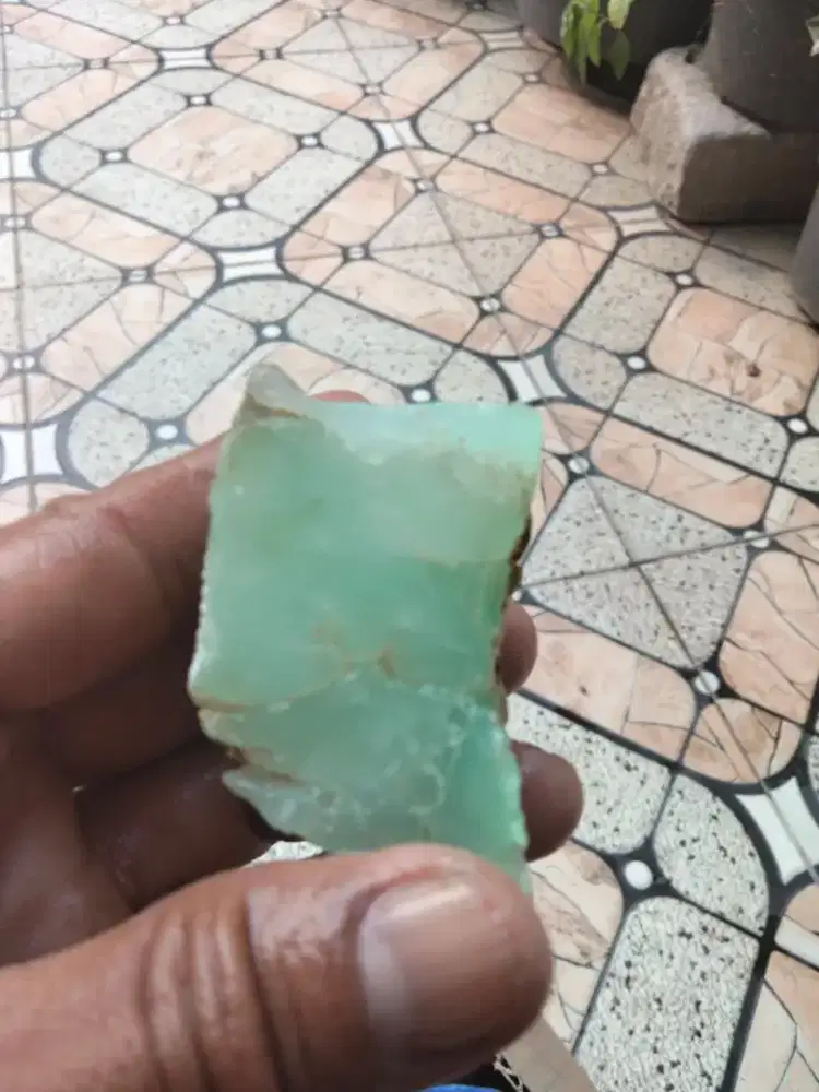 Bahan batu giok bau bau