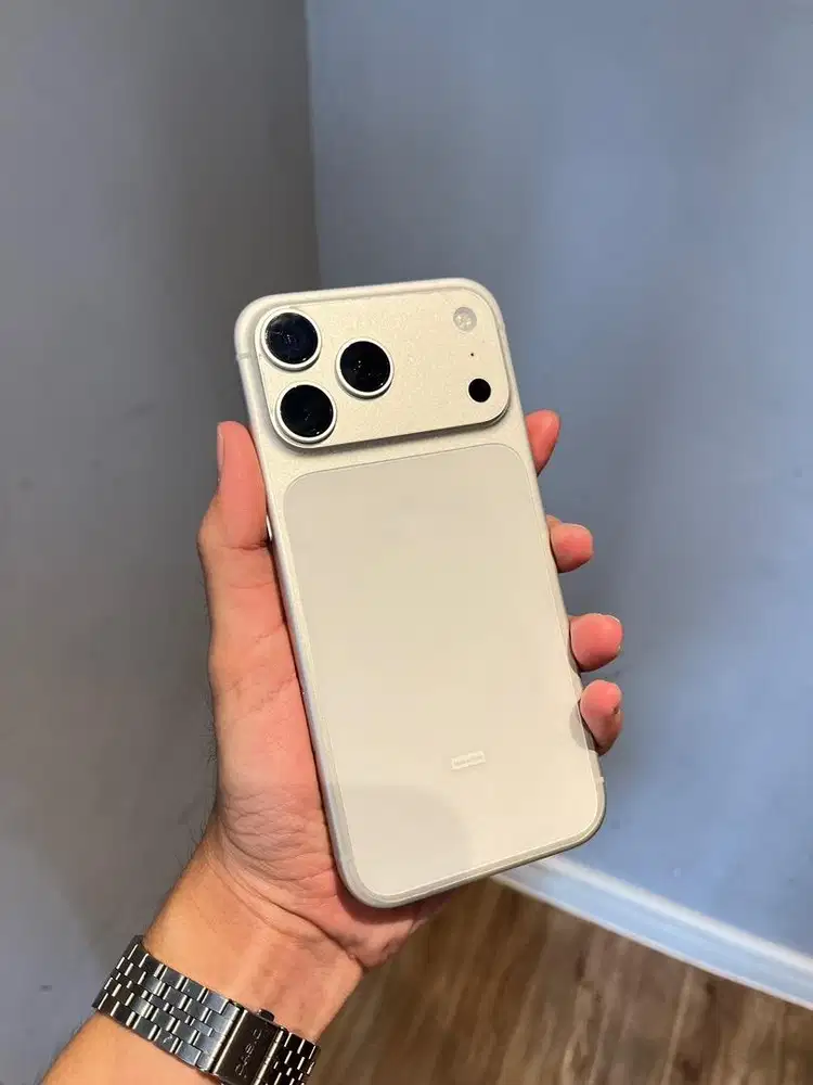 iPhone 17 Pro Max 256GB Silver Kondisi Istimewa 100% Mulus Garansi