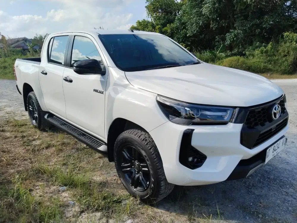 TOYOTA HILUX 2024 TIPE V A/T KM RENDAH 2500