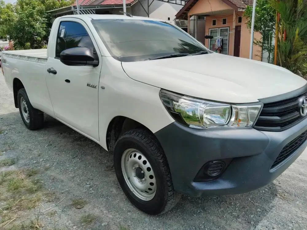 TOYOTA HI LUX SINGLE CABIN 4X4 M/T