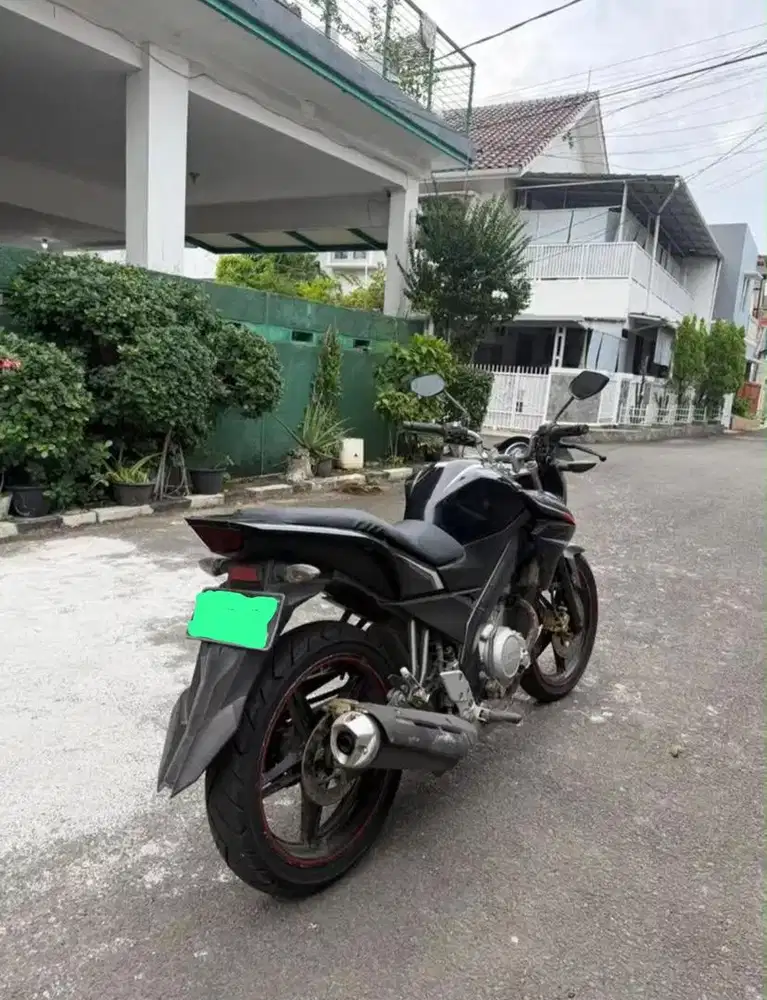Jual vixion 2013 hitam apa adanya