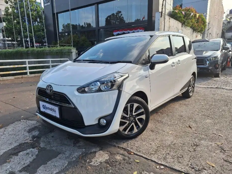 LOW DP Toyota Sienta 1.5 V Bensin-AT 2018 KGS