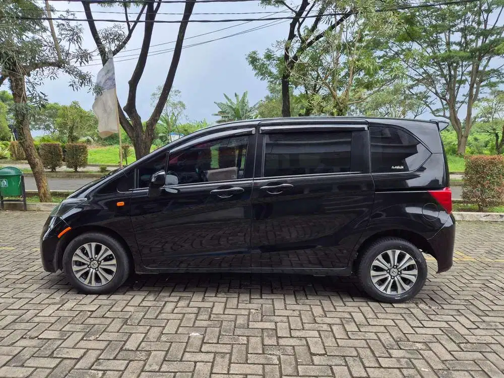 Honda Freed 2012 Bensin