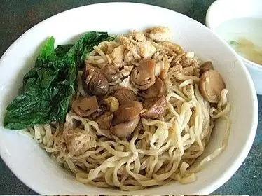 dicari pekerja biasa di kantin makanan