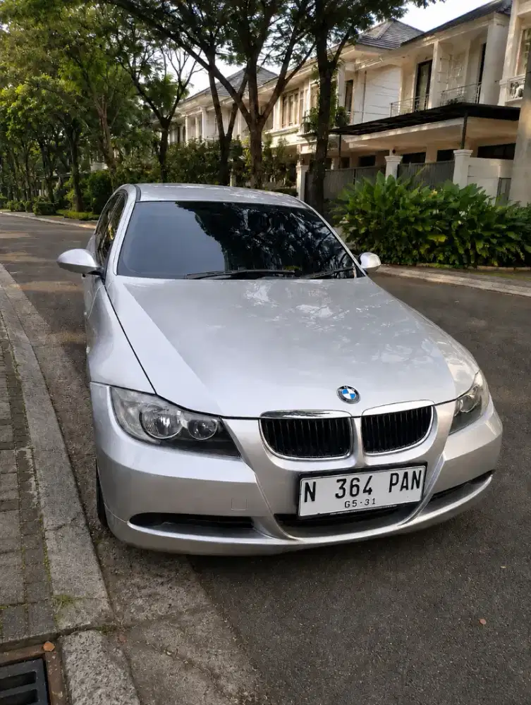 BMW 320i(E90) Bensin tahun 2005(ganjil)