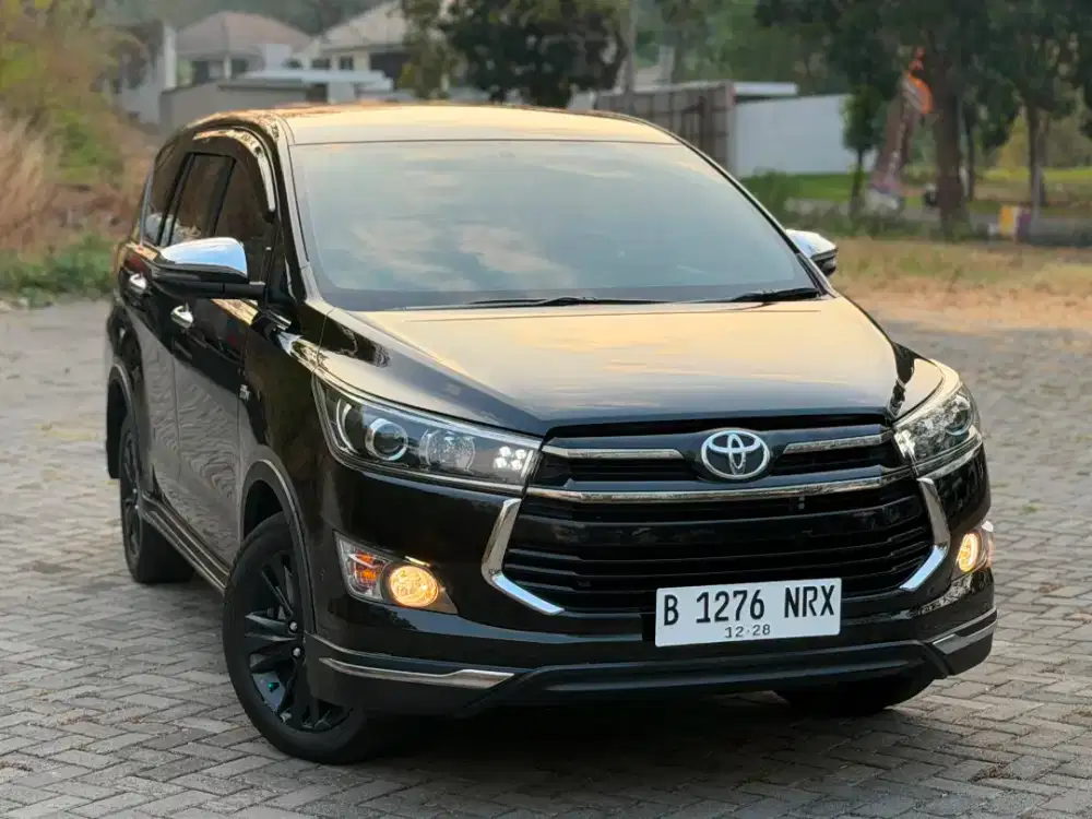 KM 18RB ! TOYOTA INNOVA VENTURER 2.0 2018 MATIC BENSIN