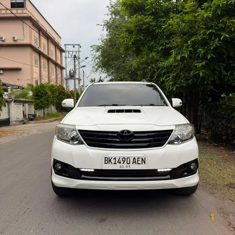 (DP 90JT) Toyota Fortuner 2.5 G VNT Matic 2015 Diesel