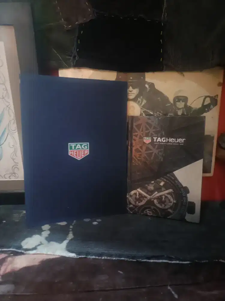 Buku katalog jam tangan tag Heuer  2018 - 2019 dan 2023 - 2024
